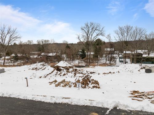 26 Argo Ln, Spring Valley, NY, 10977-1525 | Card Image
