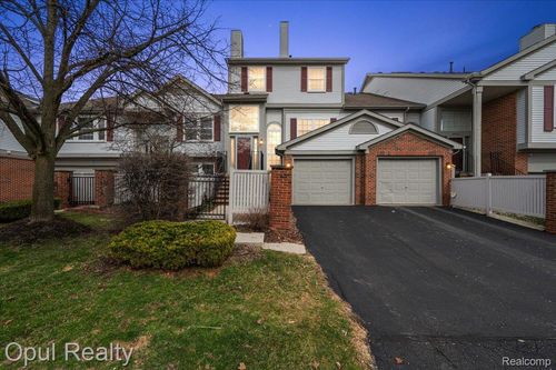 87-49714 Draper Cir, Plymouth, MI, 48170-6431 | Card Image