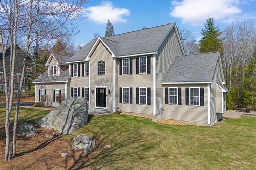 23 Tamar Dr, Goffstown, NH, 03045-3045 | Card Image