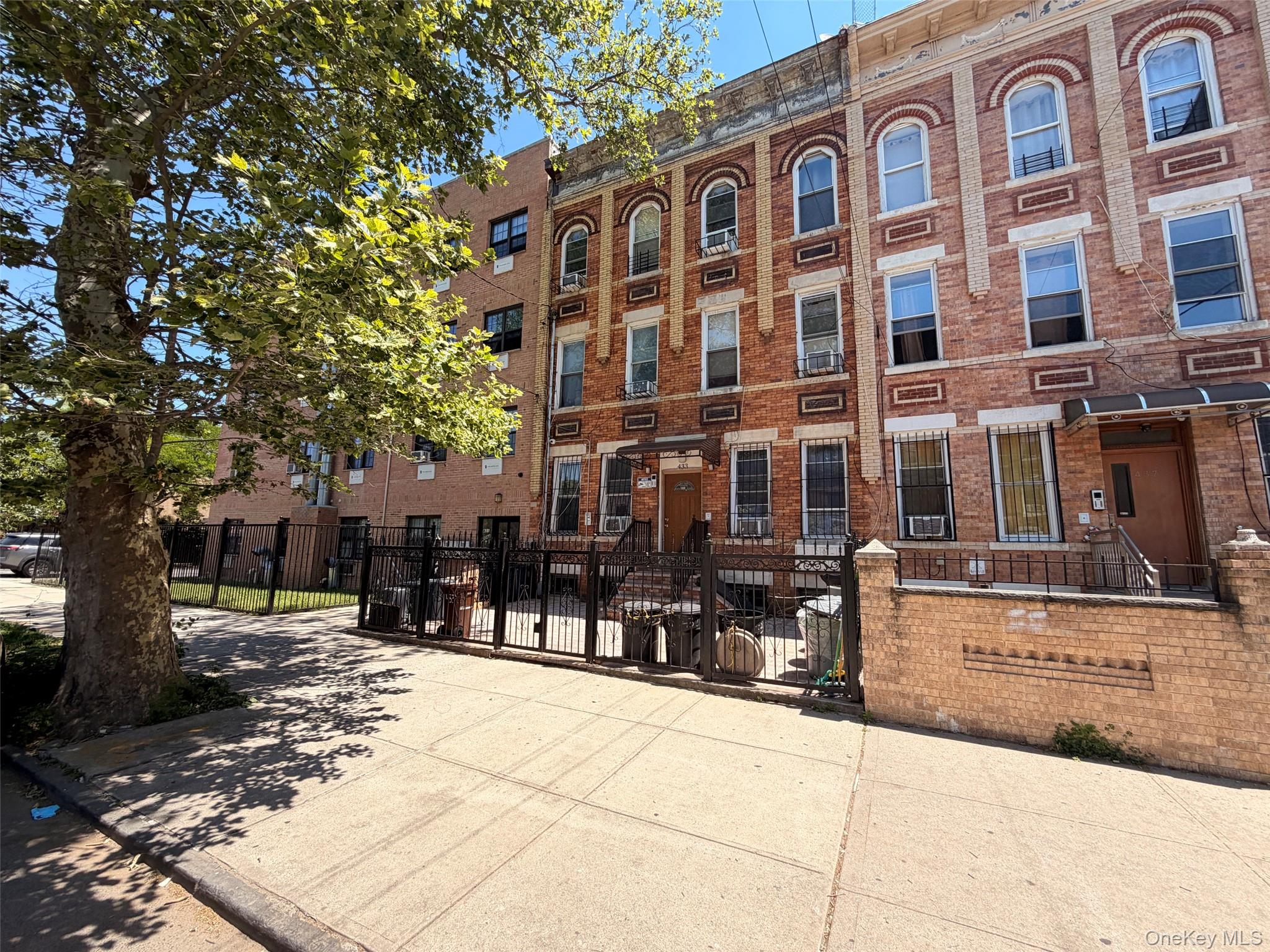 Commercial Sale in New York