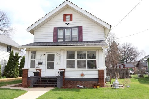 2011 Latham St, Rockford, IL, 61103-4675 | Card Image