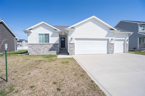 224 12th Ct Nw, Bondurant, IA, 50035-8600 | Card Image