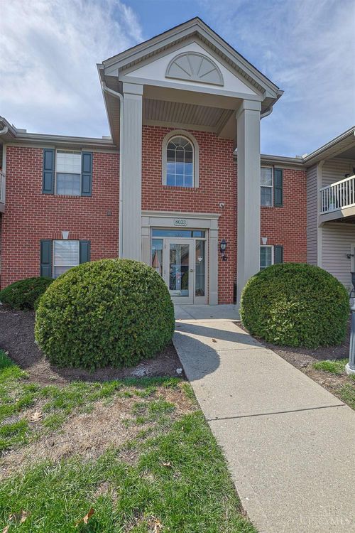 8033 Pinnacle Point Dr, West Chester, OH, 45069 | Card Image