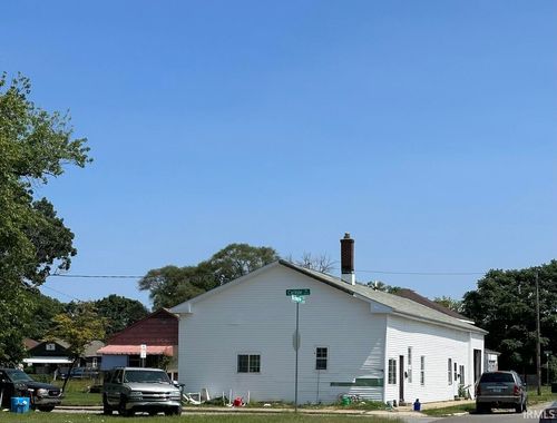 2241 W Washington St, South Bend, IN, 46628-2069 | Card Image