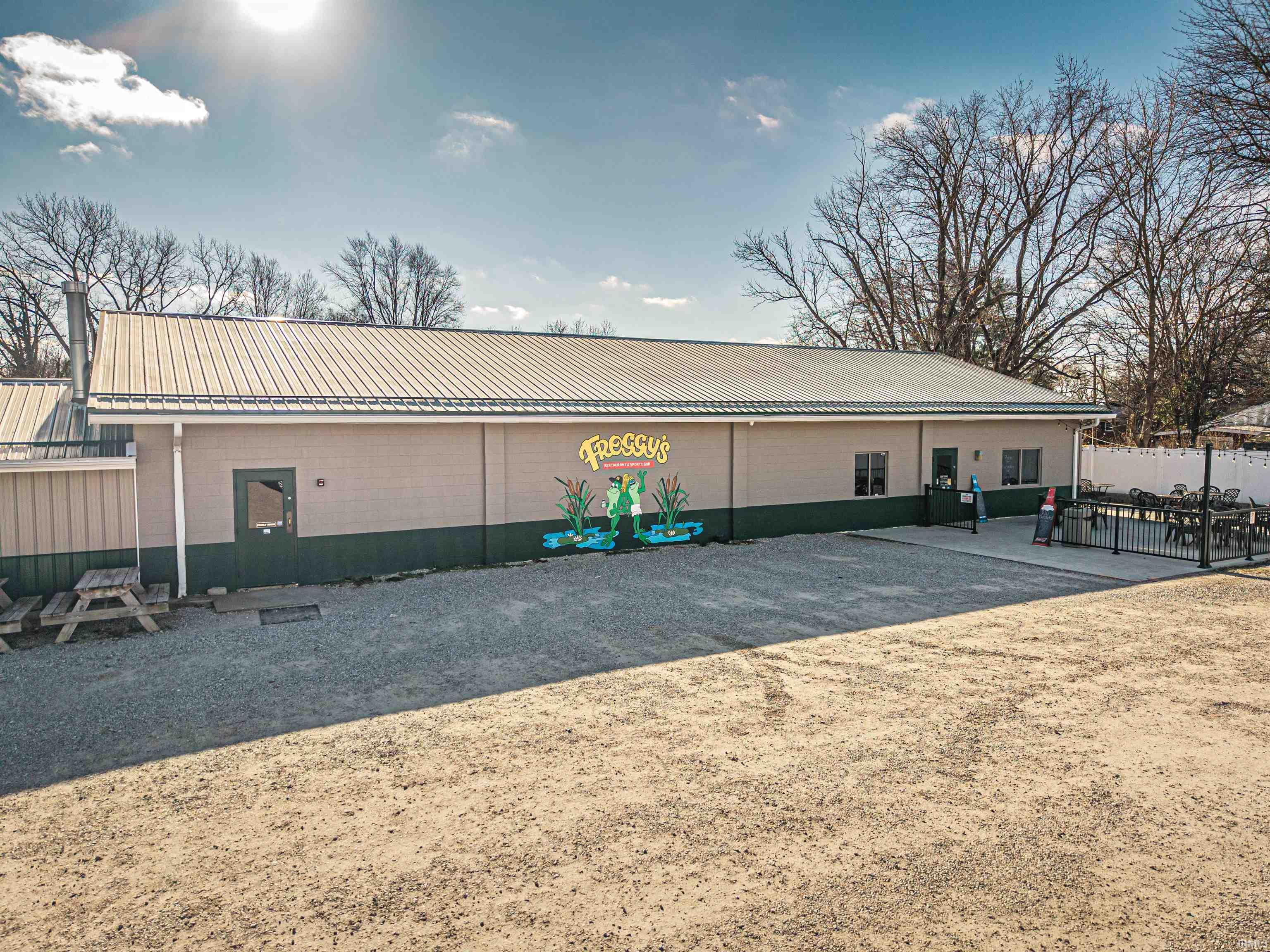 7247 Main St, Wadesville, IN 47638