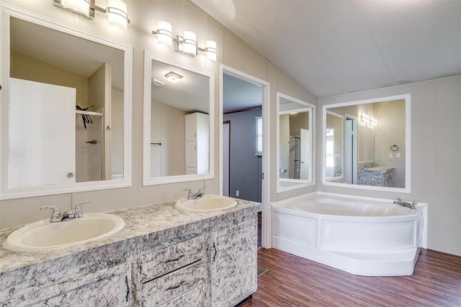 129 Clay Ct, House other with 3 bedrooms, 2 bathrooms and null parking in Springtown TX | Image 25