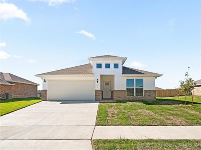 10812 S 274th Avenue E, House other with 4 bedrooms, 2 bathrooms and null parking in Coweta OK | Image 2