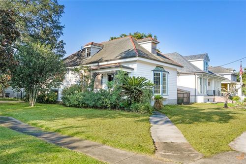 5672 Rosemary Pl, New Orleans, LA, 70124-1844 | Card Image