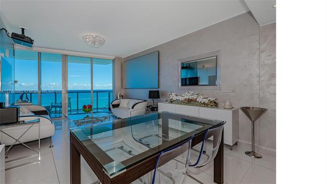 APT-1507 - 17001 Collins Ave, Condo with 1 bedrooms, 2 bathrooms and null parking in Sunny Isles Beach FL | Image 4