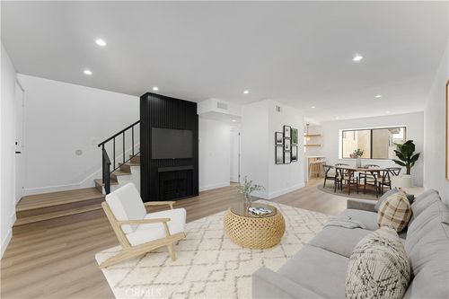 apt-2-10219 Pinewood Ave, Tujunga, CA, 91042-2460 | Card Image