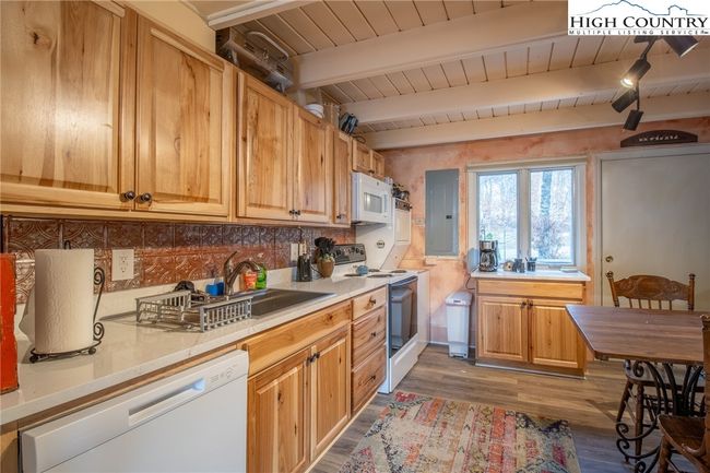 UNIT-7 - 104 Snowplow Ln, Condo with 3 bedrooms, 3 bathrooms and null parking in Beech Mountain NC | Image 7
