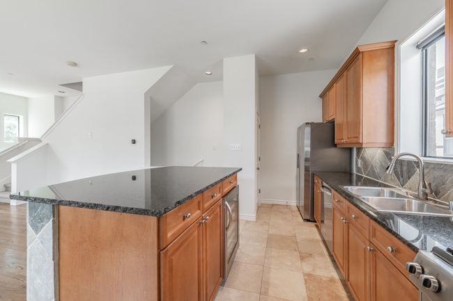 UNIT-13 - 13900 Noel Rd, Condo with 2 bedrooms, 2 bathrooms and null parking in Dallas TX | Image 8