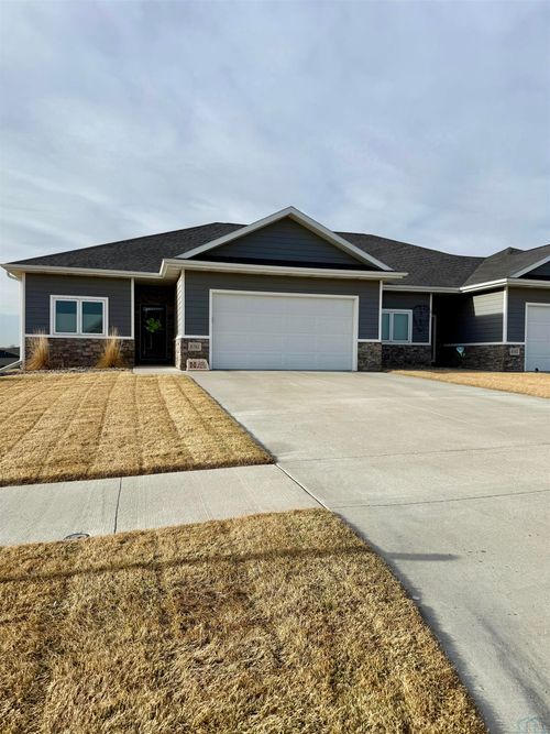 6761 Windsong Ct, Sioux City, IA, 51106-8023 | Card Image