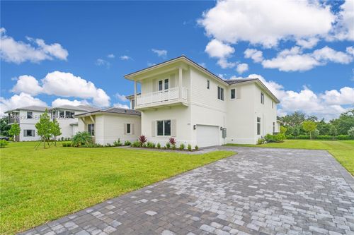 2210 Sw 122nd Ter, Davie, FL, 33325-5218 | Card Image
