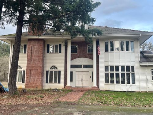 800 Sunny Glen Way, Wolf Creek, OR, 97497-9738 | Card Image