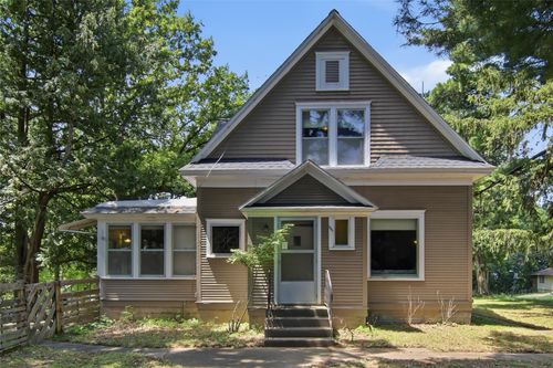 1001 13th St Se, MENOMONIE, WI, 54751-3034 | Card Image