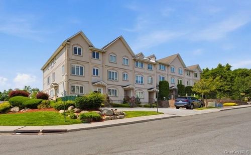 1 Butterman Pl, Monsey, NY, 10952-1888 | Card Image