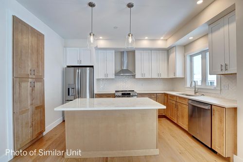 27 Kasnet Dr, Rye, NH, 03870-4404 | Card Image