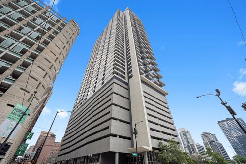 unit-2405-235 W Van Buren St, Chicago, IL, 60607-3931 | Card Image