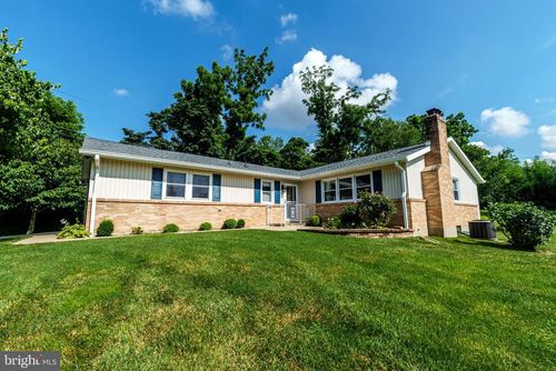 823 Grande Ln, Hockessin, DE, 19707-9350 | Card Image