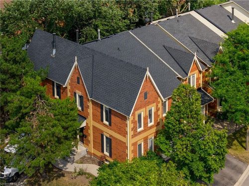 7-2006 Glenada Cres, Oakville, ON, L6H5R9 | Card Image