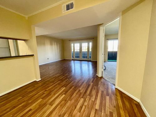 apt-36-3055 Walnut Bend Ln, Houston, TX, 77042-3319 | Card Image
