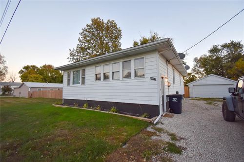 704 E 2nd N, Mount Olive, IL, 62069 | Card Image