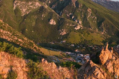 15-7077 S City View Dr, Cottonwood Heights, UT, 84121-1242 | Card Image