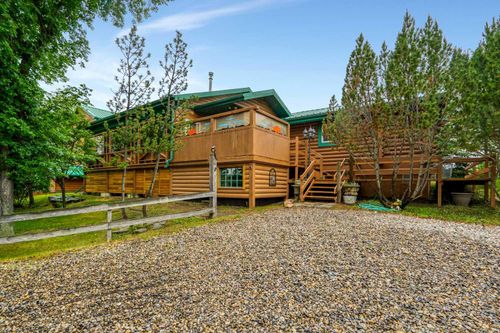 240 Essex Street, Carbon, AB, T0M0L0 | Card Image