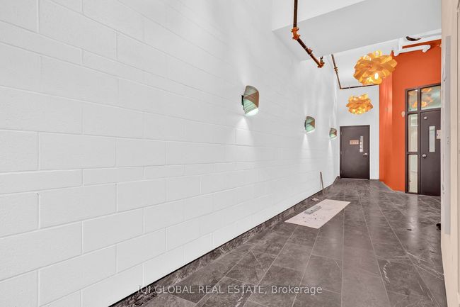404 - 121 King St E, Condo with 1 bedrooms, 1 bathrooms and null parking in Hamilton ON | Image 4