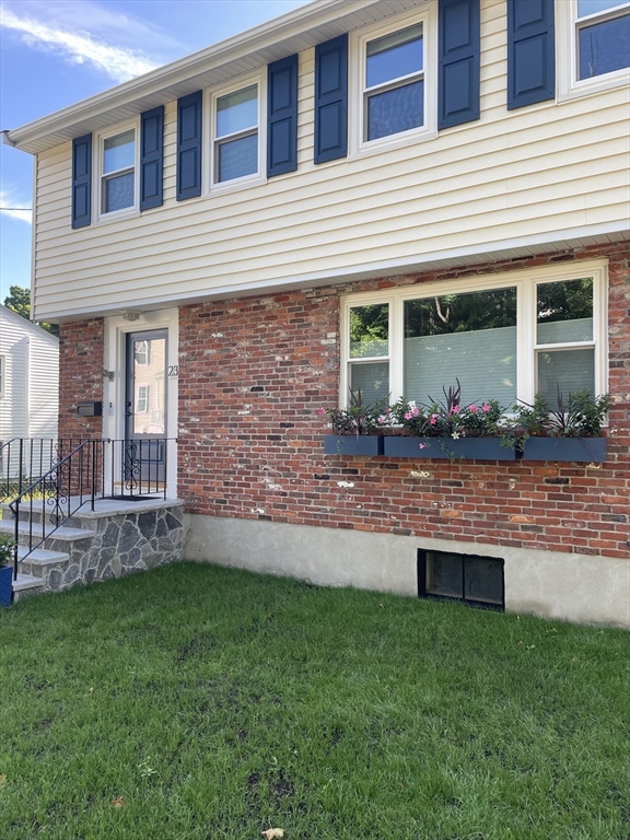 Hodgdon Ter, West Roxbury, MA 02132