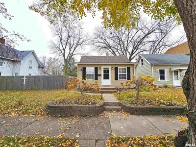 1409 13 Th Street, House other with 2 bedrooms, 1 bathrooms and null parking in Moline IL | Image 1