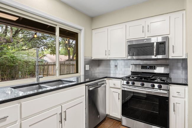 9215 Hunters Trce E, House other with 4 bedrooms, 2 bathrooms and null parking in Austin TX | Image 14