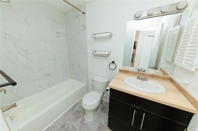 GUEST BATHROOM | Image 10