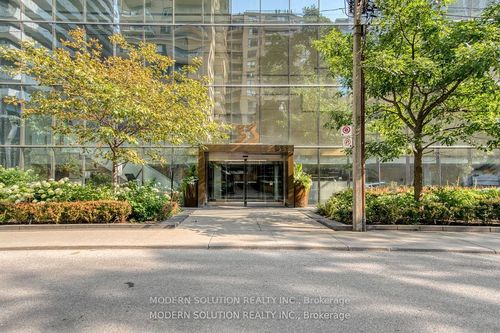 1408-33 Charles St E, Toronto, ON, M4Y0A2 | Card Image