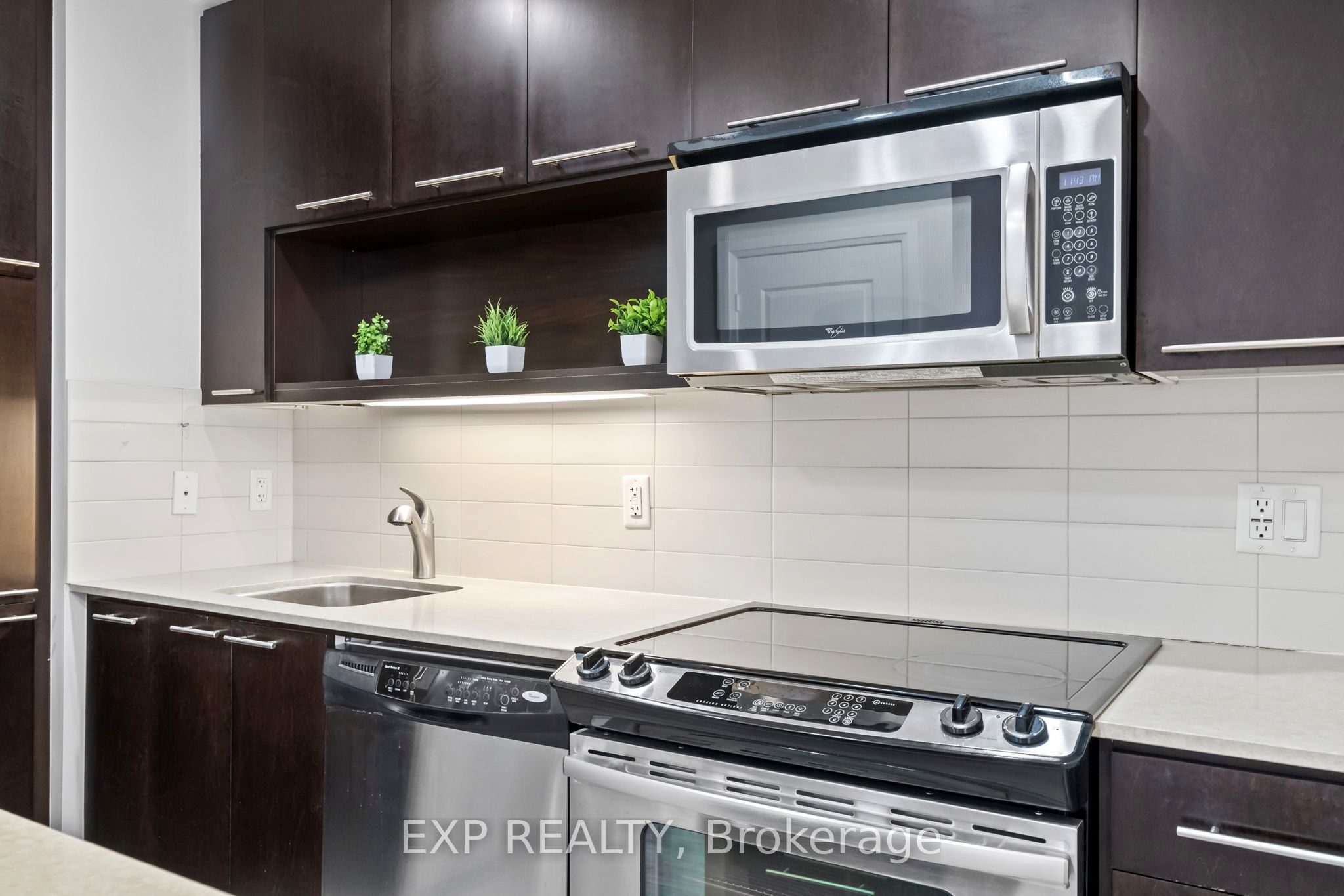 Residential in Toronto C14 5