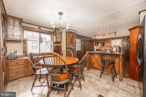 10 Coventry Dr, Spring City, PA, 19475-9627 | Card Image