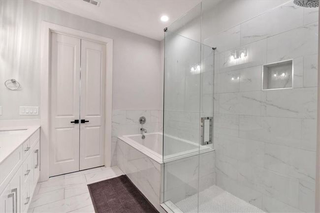 APT-303 - 6890 Peachtree Dunwoody Rd, Condo with 2 bedrooms, 2 bathrooms and 2 parking in Sandy Springs GA | Image 21