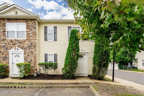 16 Aspen Ct, Lakewood, NJ, 08701-4332 | Card Image