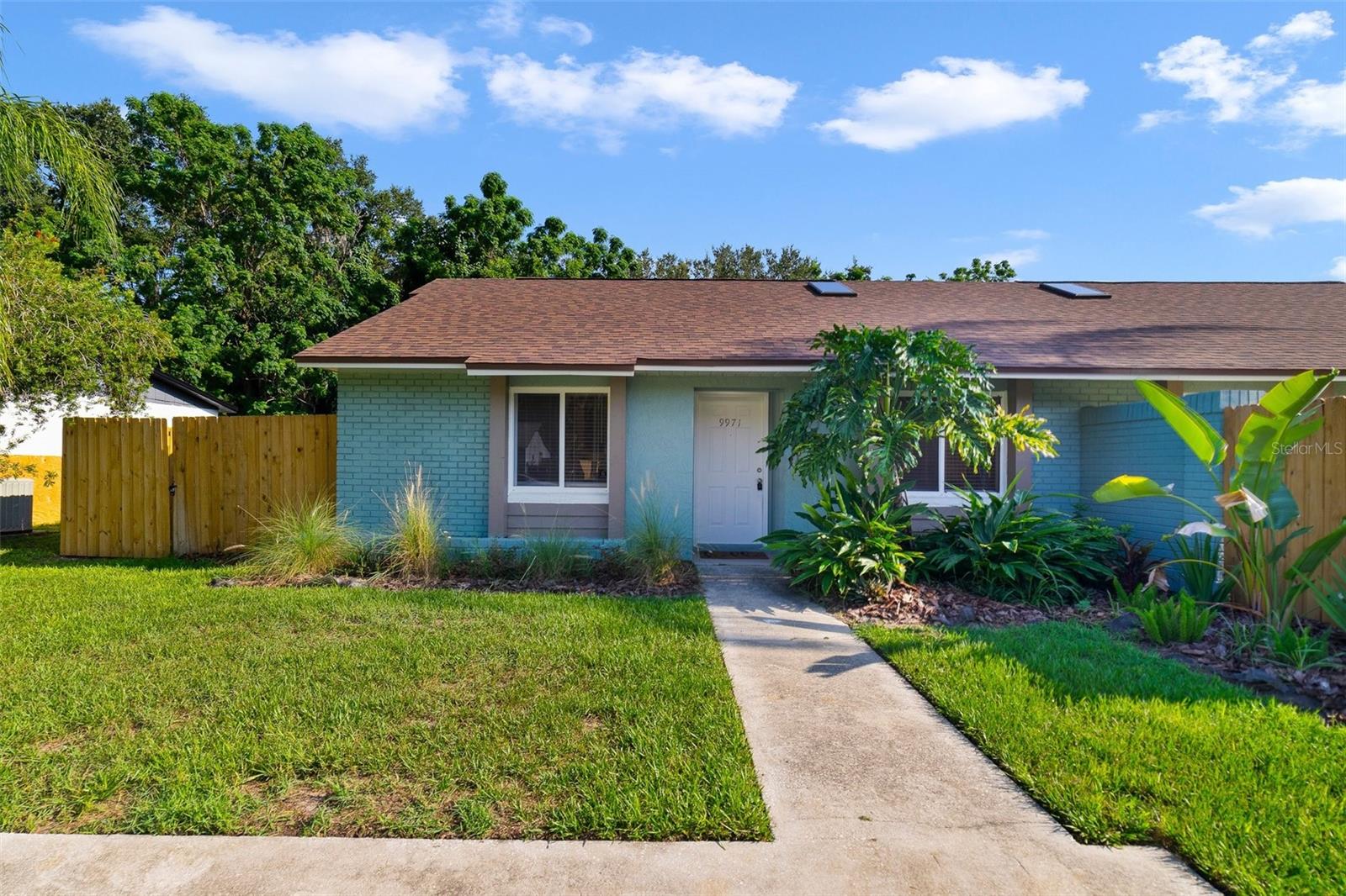 Burl Way, Orlando, FL 32817