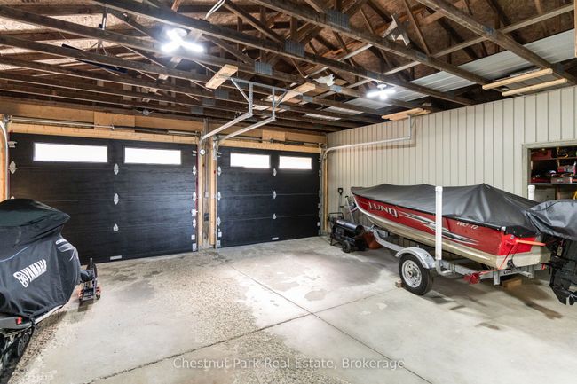 293 W Diamond Lake Rd, House other with 3 bedrooms, 2 bathrooms and 4 parking in Highland Grove ON | Image 7