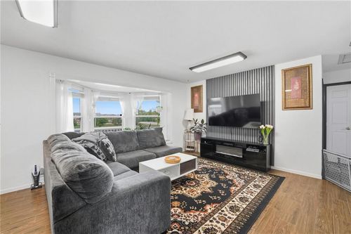 8890 Lexington Ave, De Soto, KS, 66018-9169 | Card Image