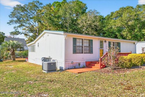 105 Live Oak Dr, Sunset Beach, NC, 28468-4226 | Card Image