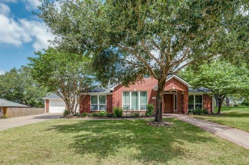 104 Douglas Dr, Bellville, TX, 77418-3430 | Card Image