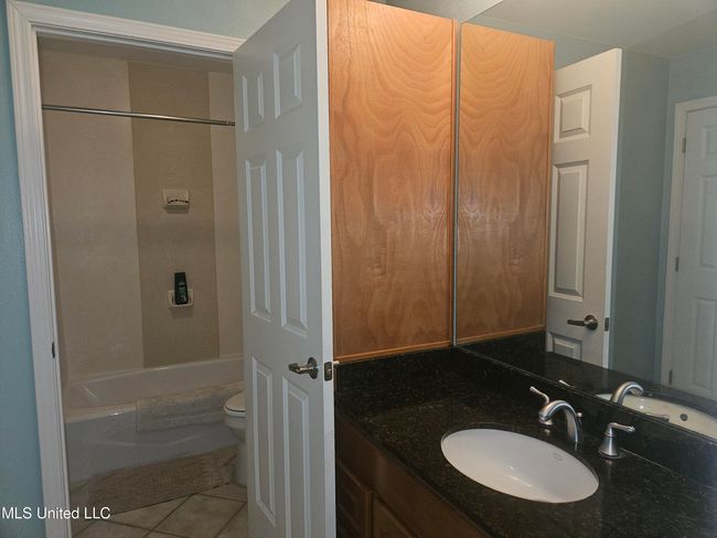 2nd Bathroom | Image 23