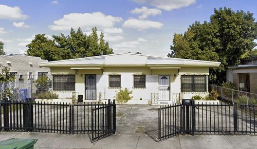 2009 Nw 34th St, Miami, FL, 33142-5417 | Card Image