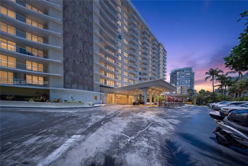 7w-5600 Collins Ave, Miami Beach, FL, 33140-2406 | Card Image