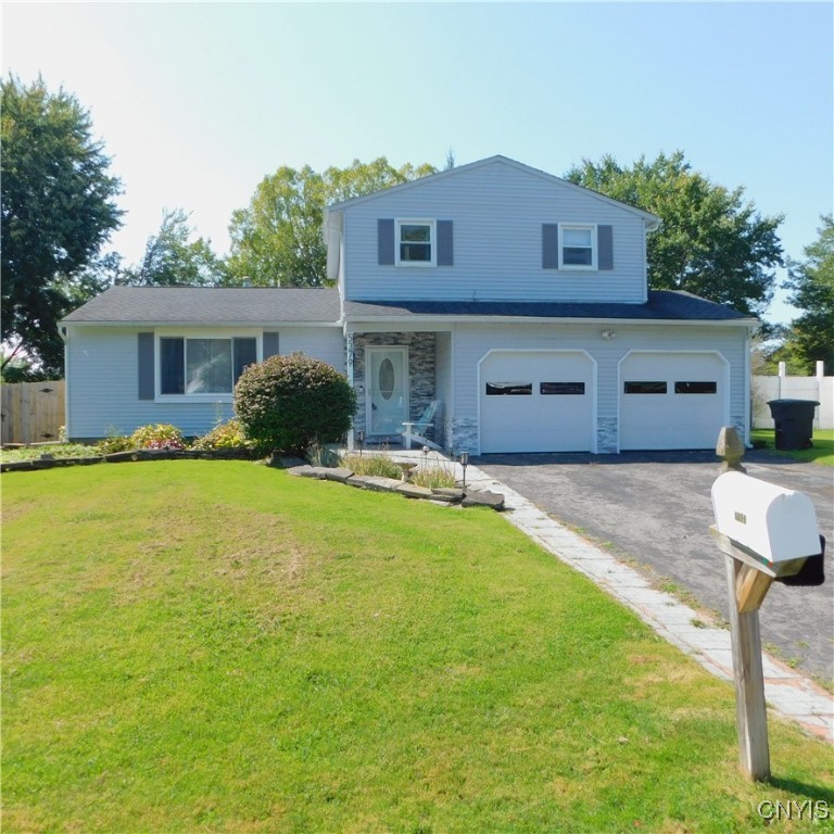 Amalfi Dr, Clay, NY 13041