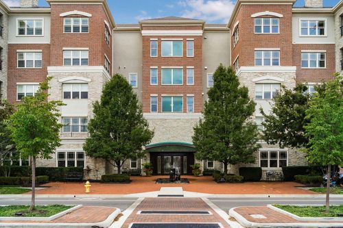 unit-504-3175 Tremont Rd, Columbus, OH, 43221-2016 | Card Image