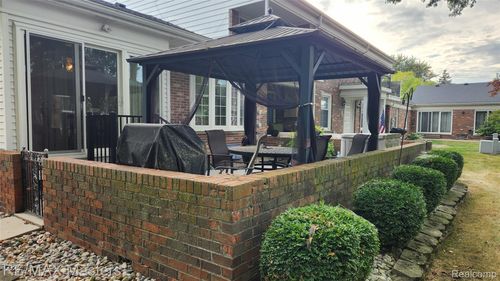 4641 Leisure Ln, Trenton, MI, 48183-4562 | Card Image